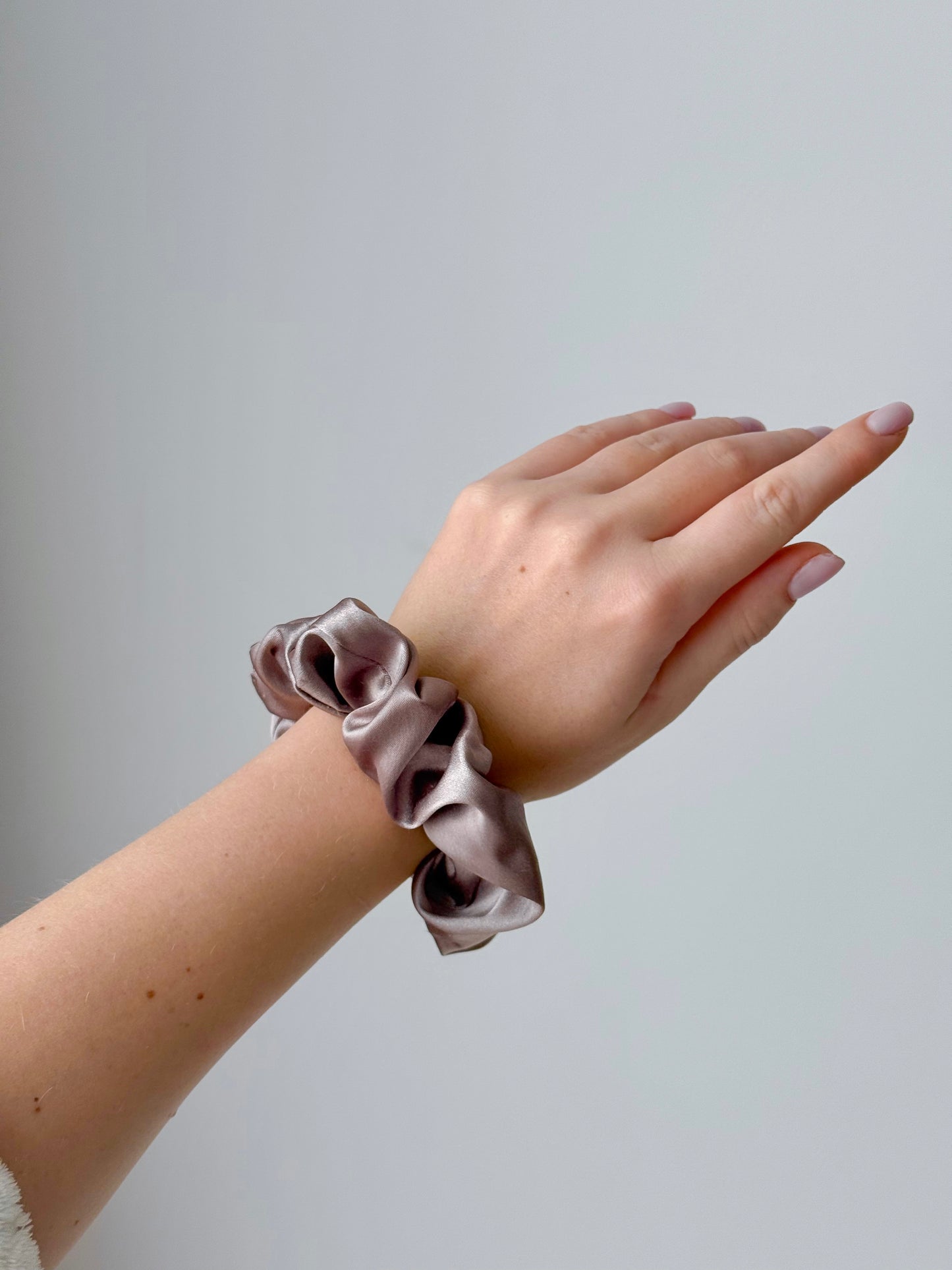 ŠILKINĖ PLAUKŲ GUMYTĖ