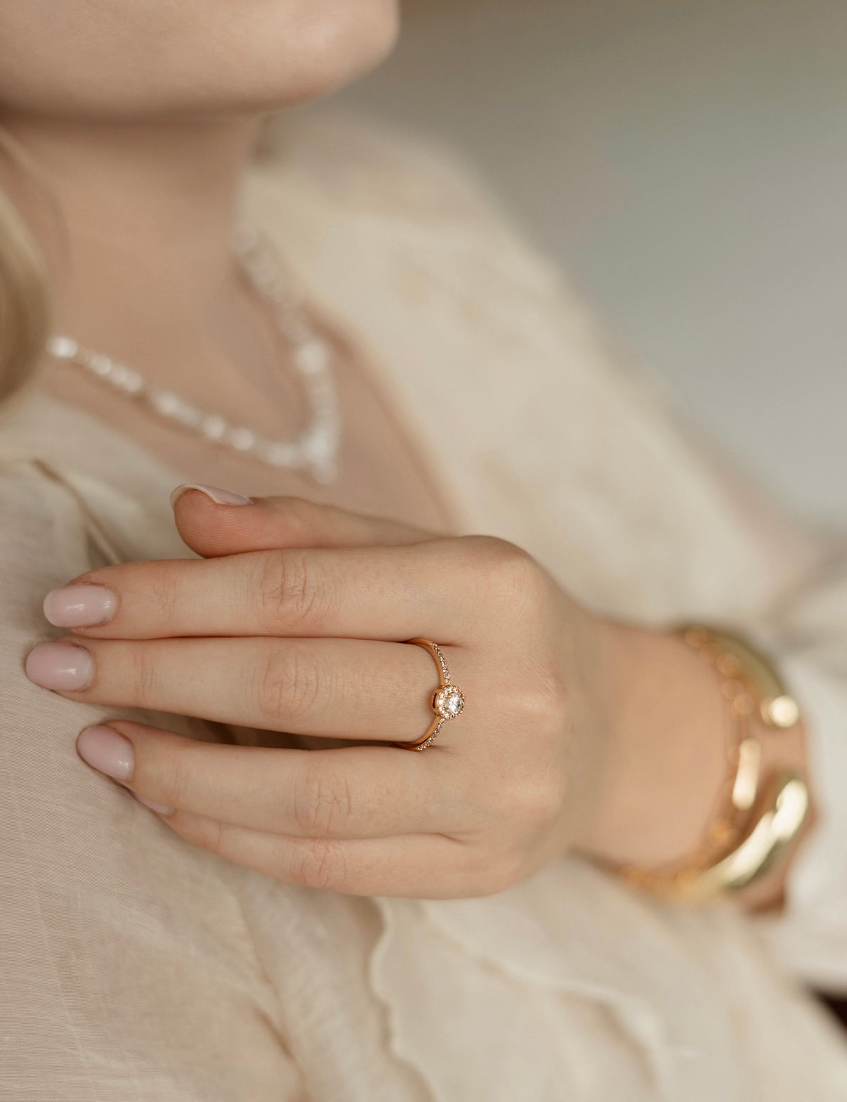 PAAUKSUOTAS ŽIEDAS SU CIRKONIAIS "FOREVER"