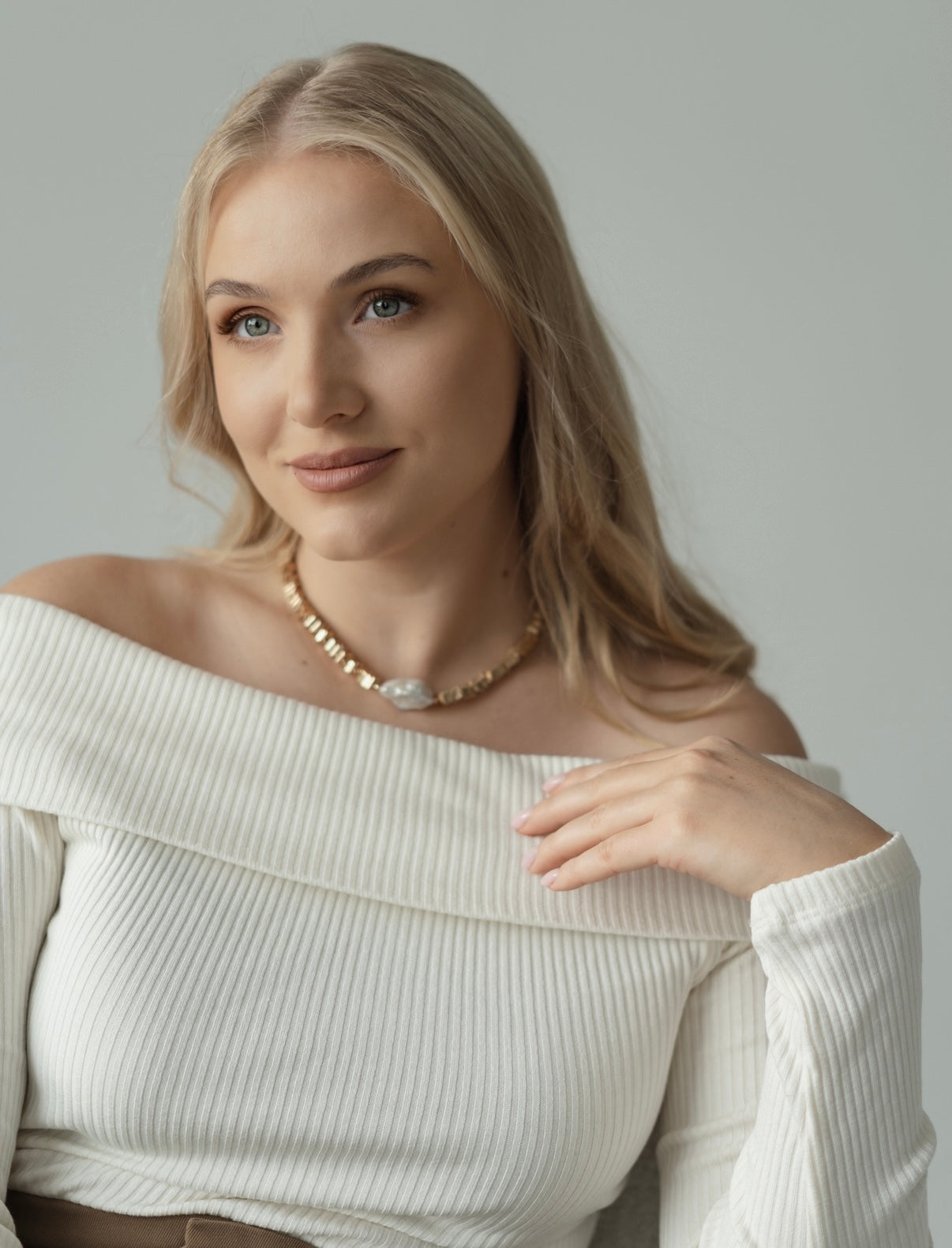 VĖRINYS SU PERLU "HENA"