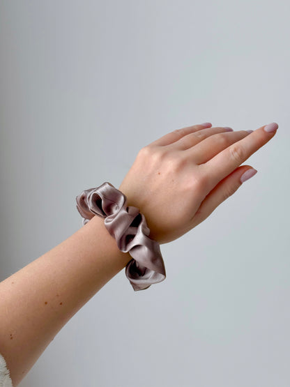 ŠILKINĖ PLAUKŲ GUMYTĖ