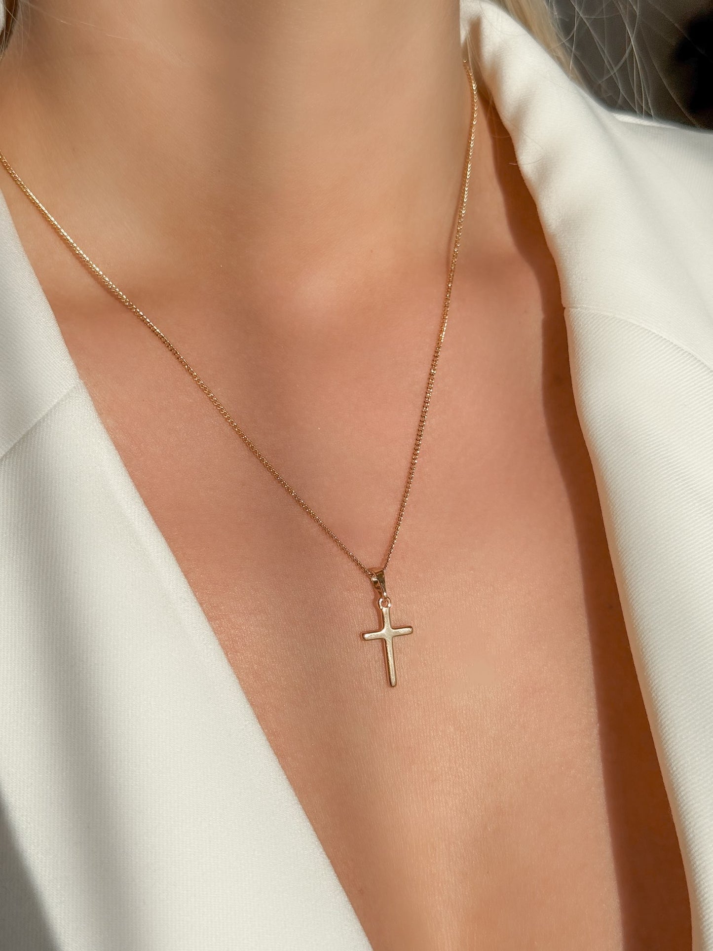 GRANDINĖLĖ SU PAKABUKU "PRAY"
