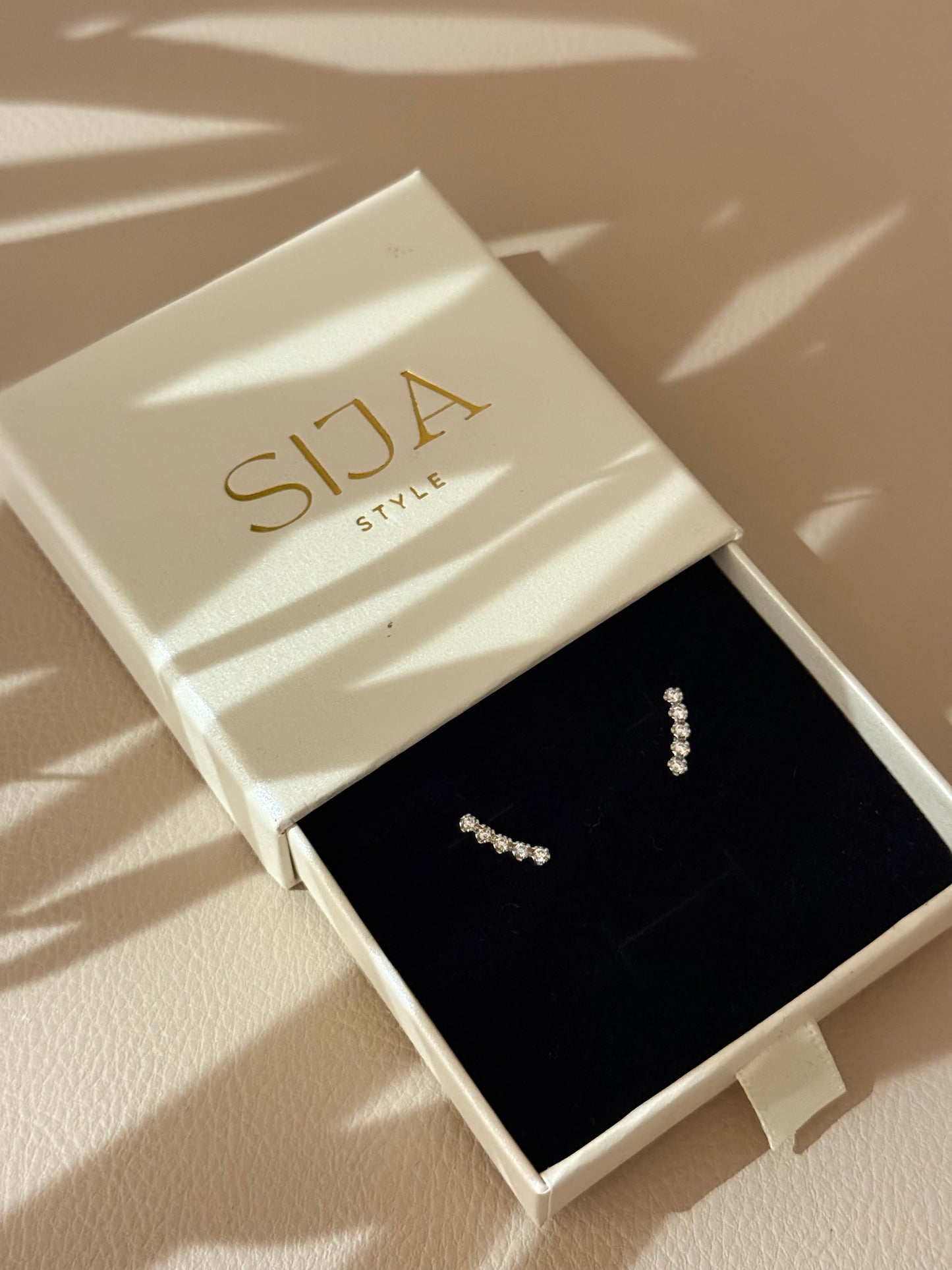 ELEGANTIŠKI AUSKARAI "KLOJA"