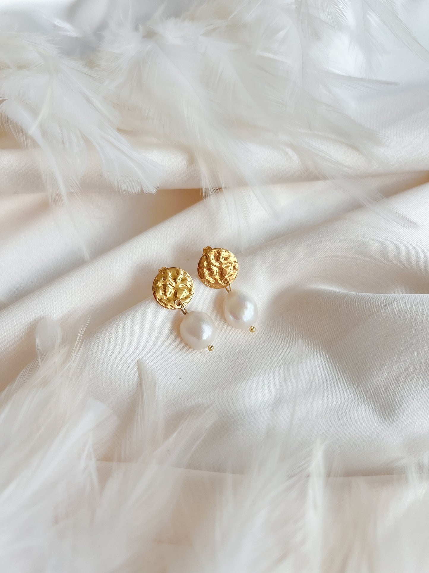 GOLD PEARL EARRINGS