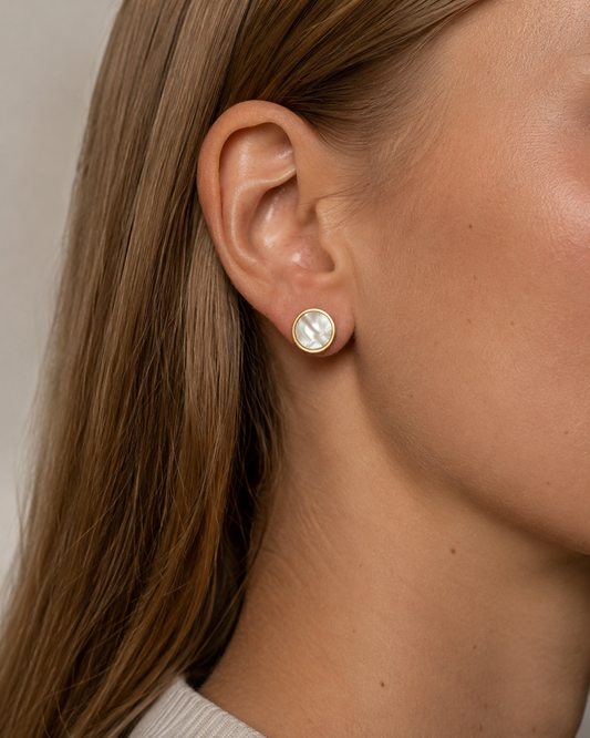PAAUKSUOTI AUSKARAI "MOTHER OF PEARL"